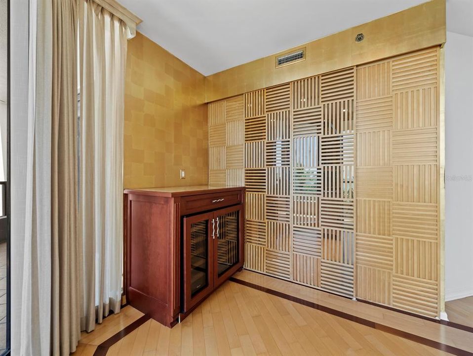 For Sale: $1,000,000 (2 beds, 2 baths, 1827 Square Feet)