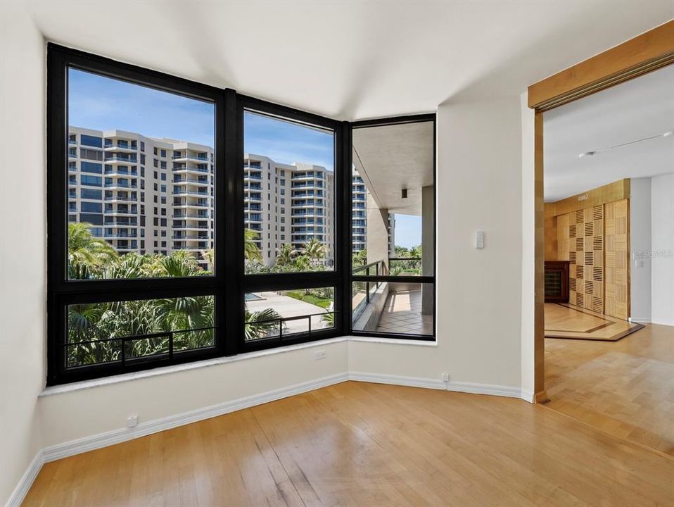 For Sale: $1,000,000 (2 beds, 2 baths, 1827 Square Feet)