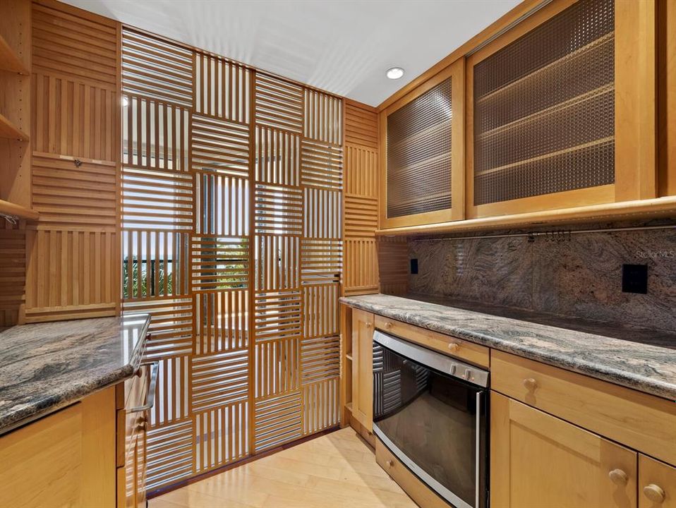 For Sale: $1,000,000 (2 beds, 2 baths, 1827 Square Feet)