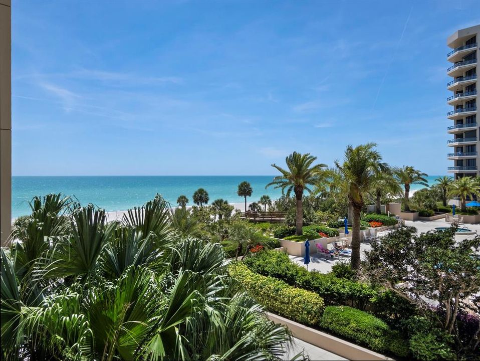 For Sale: $1,000,000 (2 beds, 2 baths, 1827 Square Feet)