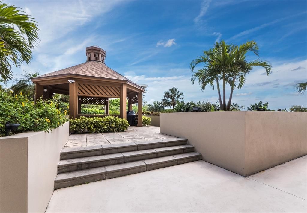 For Sale: $1,000,000 (2 beds, 2 baths, 1827 Square Feet)