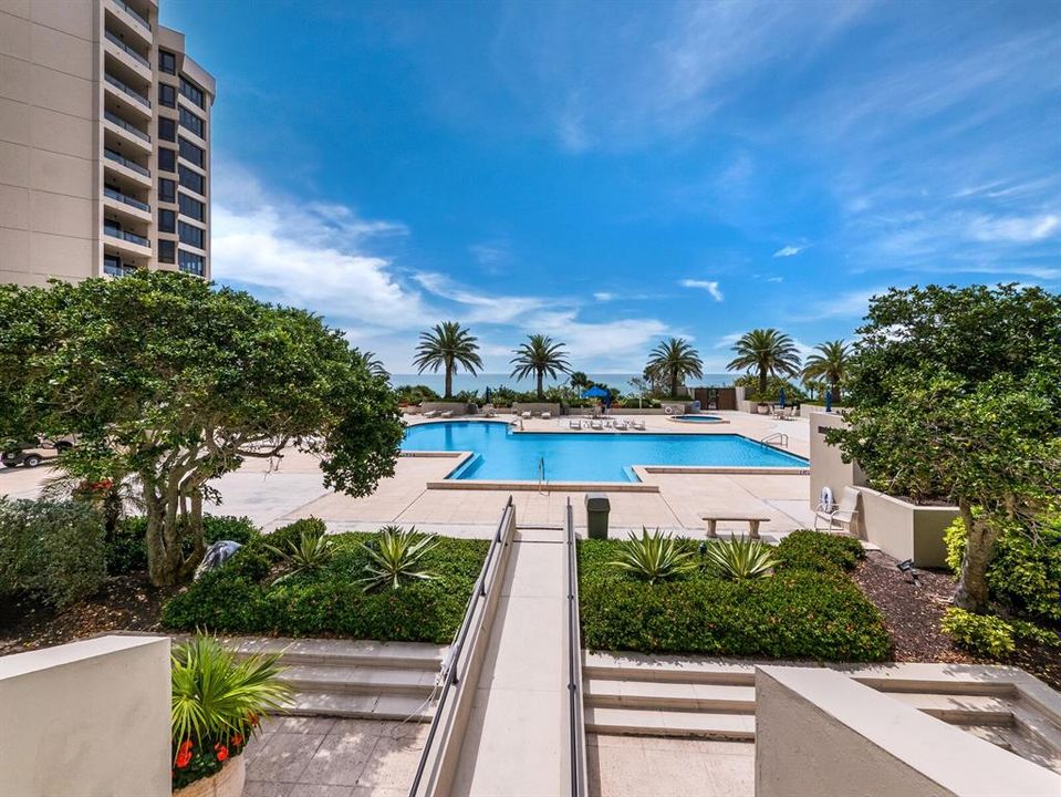 For Sale: $1,000,000 (2 beds, 2 baths, 1827 Square Feet)