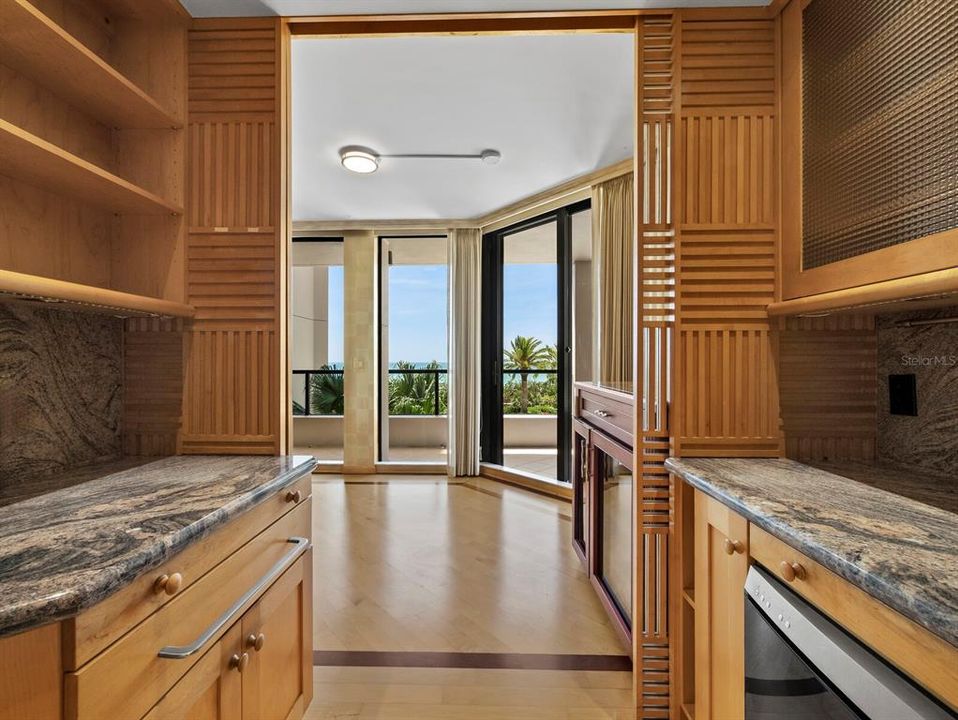 For Sale: $1,000,000 (2 beds, 2 baths, 1827 Square Feet)