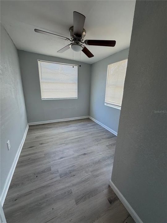 For Rent: $1,995 (4 beds, 1 baths, 927 Square Feet)