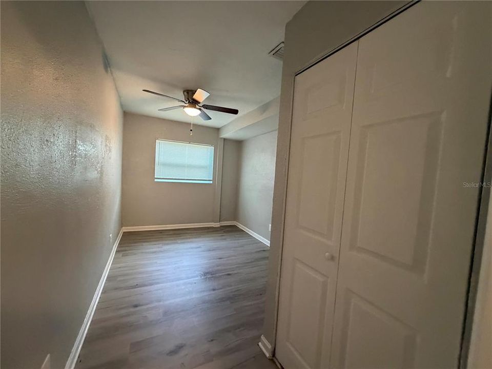 For Rent: $1,995 (4 beds, 1 baths, 927 Square Feet)