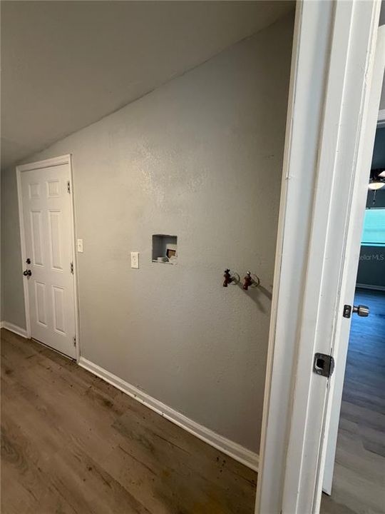 For Rent: $1,995 (4 beds, 1 baths, 927 Square Feet)