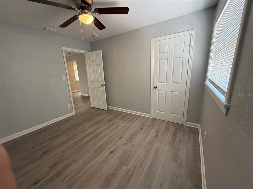 For Rent: $1,995 (4 beds, 1 baths, 927 Square Feet)