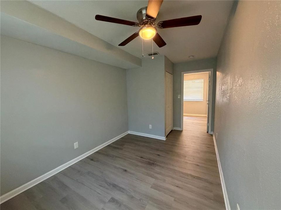 For Rent: $1,995 (4 beds, 1 baths, 927 Square Feet)