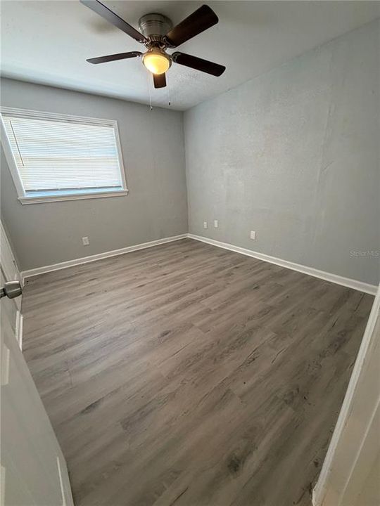 For Rent: $1,995 (4 beds, 1 baths, 927 Square Feet)