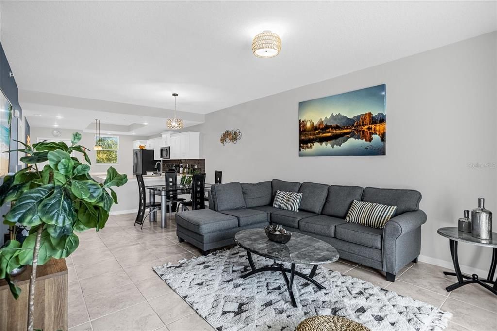 На продажу: $265,000 (2 спален, 2 ванн, 1126 Квадратных фут)