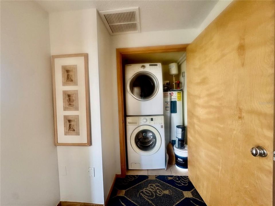 En Venta: $199,000 (2 camas, 2 baños, 1250 Pies cuadrados)