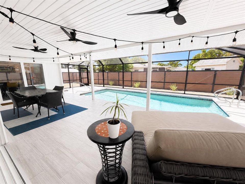 Active With Contract: $999,999 (4 beds, 2 baths, 1913 Square Feet)