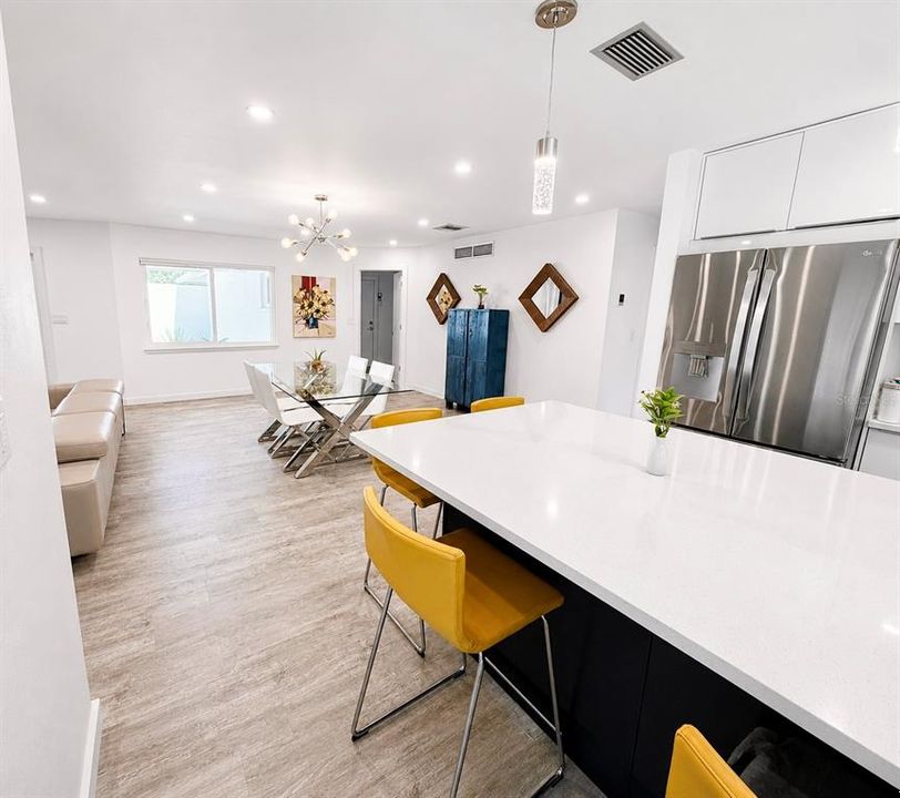 Active With Contract: $999,999 (4 beds, 2 baths, 1913 Square Feet)