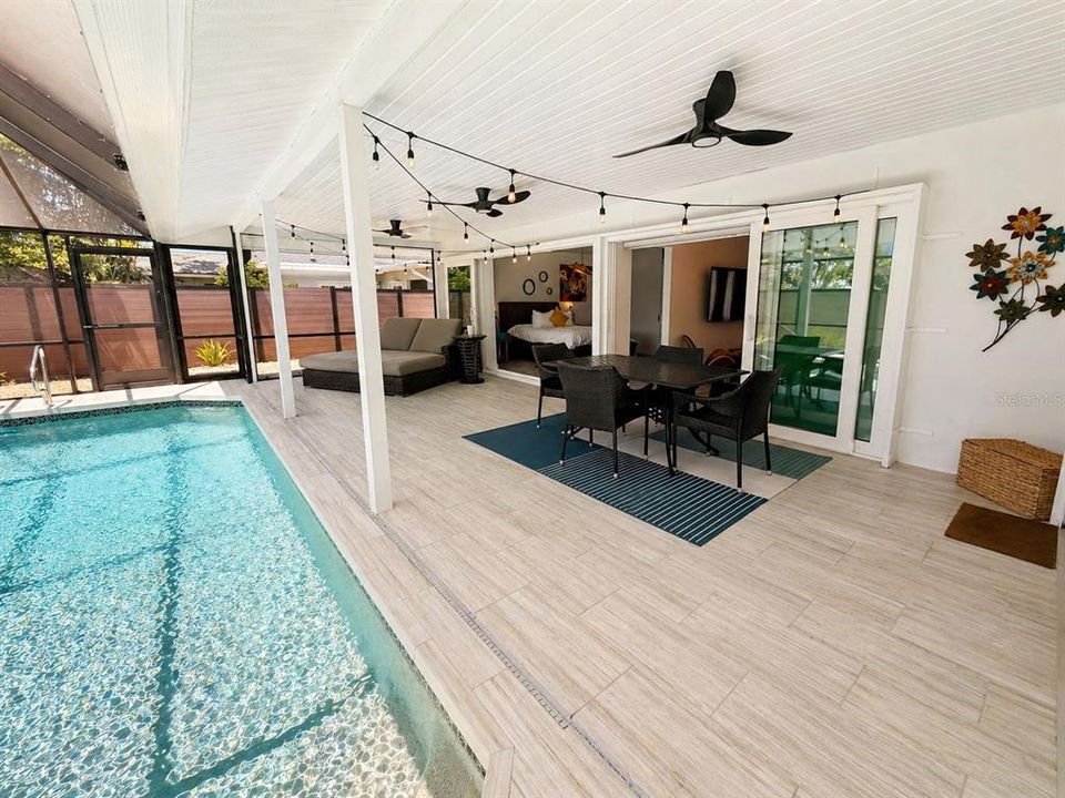 Active With Contract: $999,999 (4 beds, 2 baths, 1913 Square Feet)