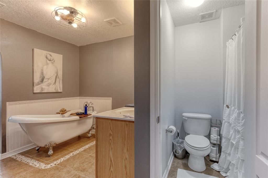En Venta: $569,900 (4 camas, 2 baños, 2907 Pies cuadrados)