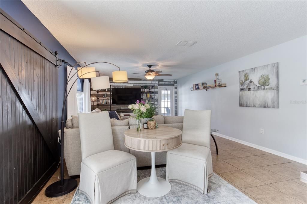 En Venta: $569,900 (4 camas, 2 baños, 2907 Pies cuadrados)