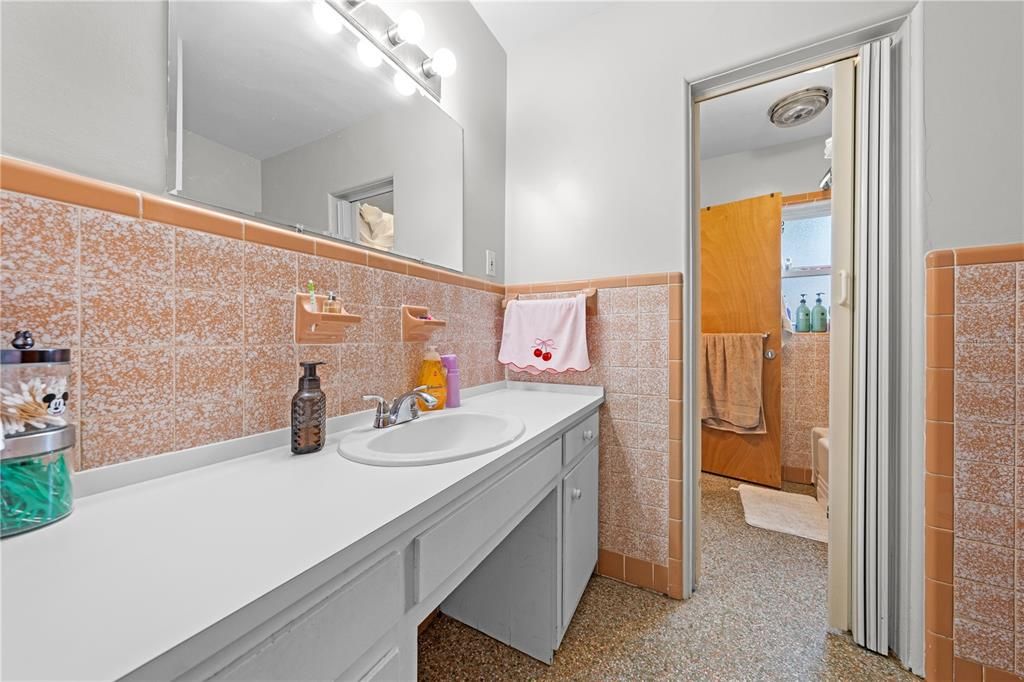 На продажу: $319,999 (3 спален, 1 ванн, 1512 Квадратных фут)