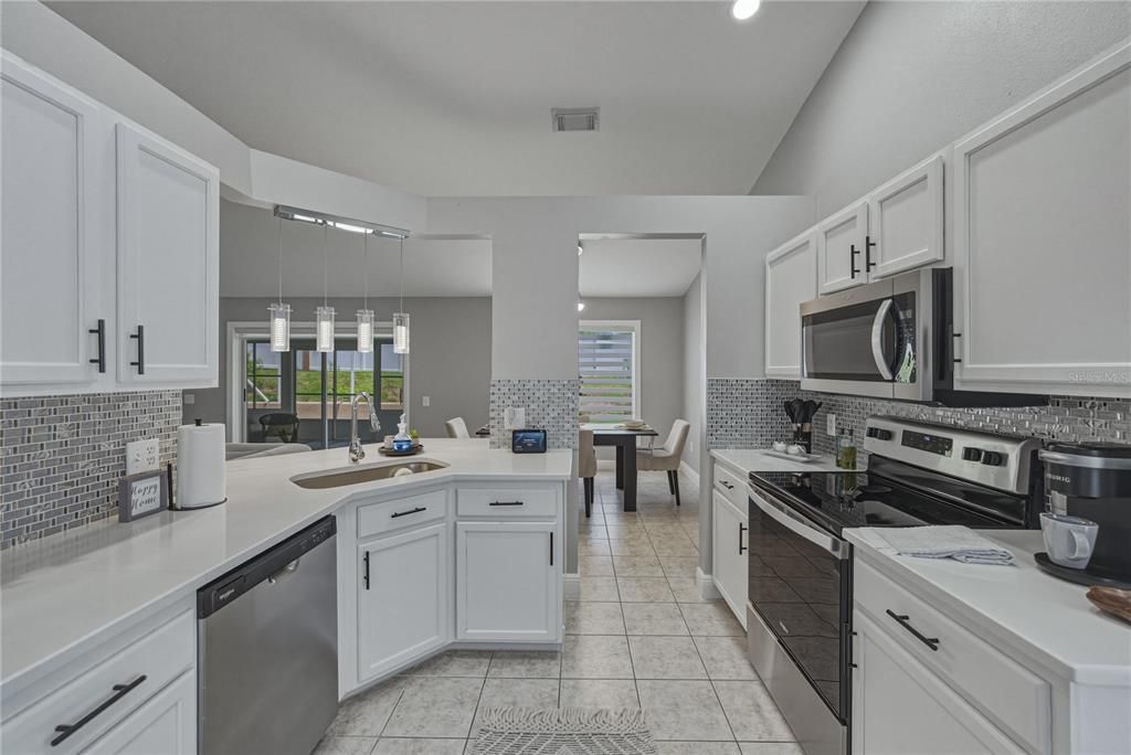 For Sale: $375,000 (3 beds, 2 baths, 1505 Square Feet)