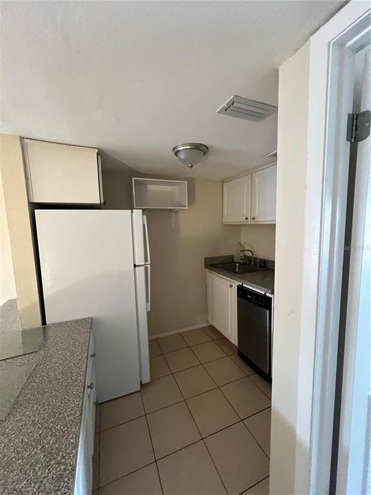 В аренду: $1,095 (1 спален, 1 ванн, 496 Квадратных фут)