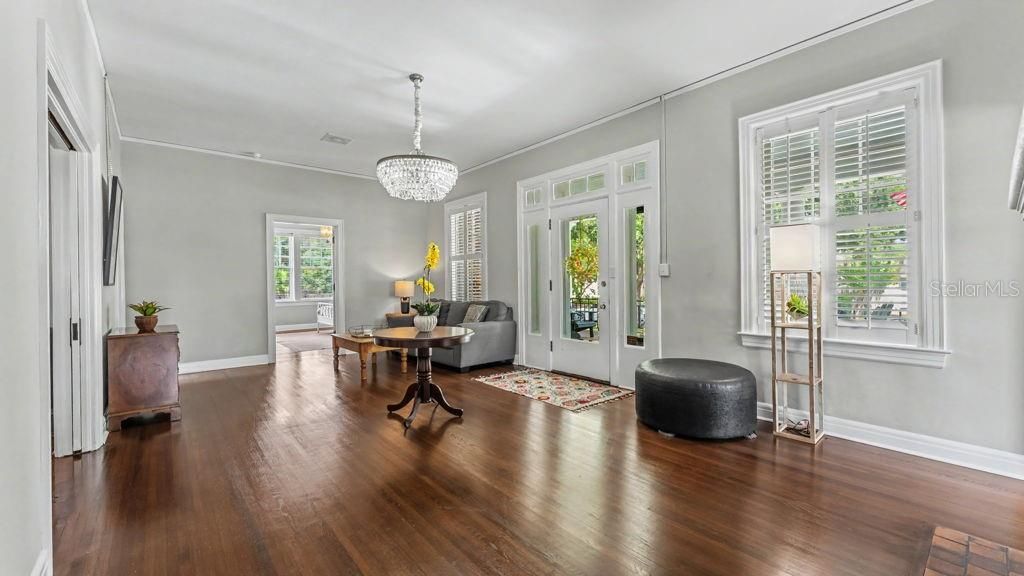 For Sale: $634,900 (3 beds, 2 baths, 2588 Square Feet)