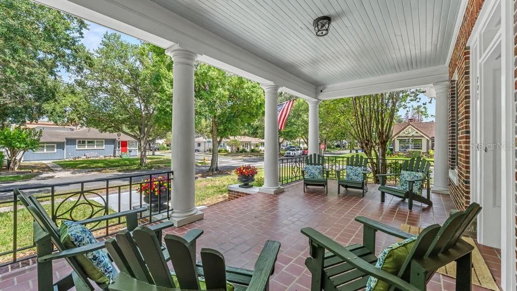 For Sale: $634,900 (3 beds, 2 baths, 2588 Square Feet)