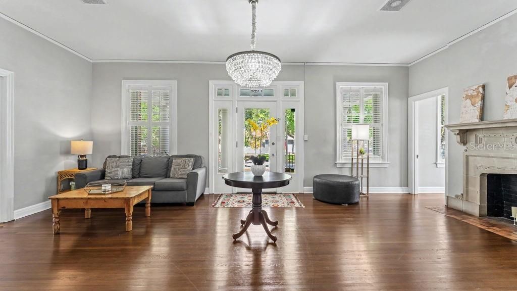 For Sale: $634,900 (3 beds, 2 baths, 2588 Square Feet)