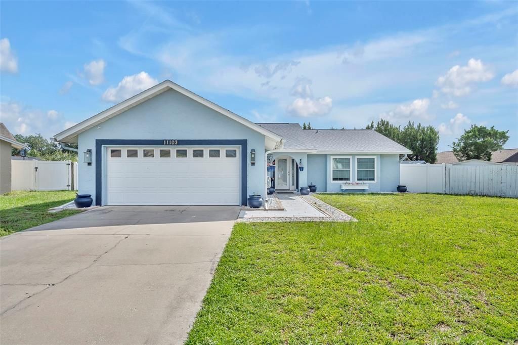 For Sale: $400,000 (3 beds, 2 baths, 1589 Square Feet)