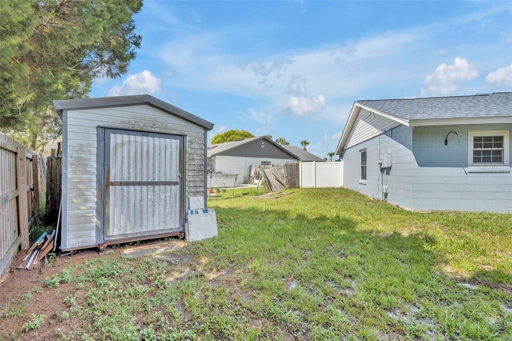 For Sale: $400,000 (3 beds, 2 baths, 1589 Square Feet)