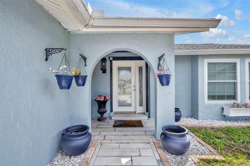 For Sale: $400,000 (3 beds, 2 baths, 1589 Square Feet)