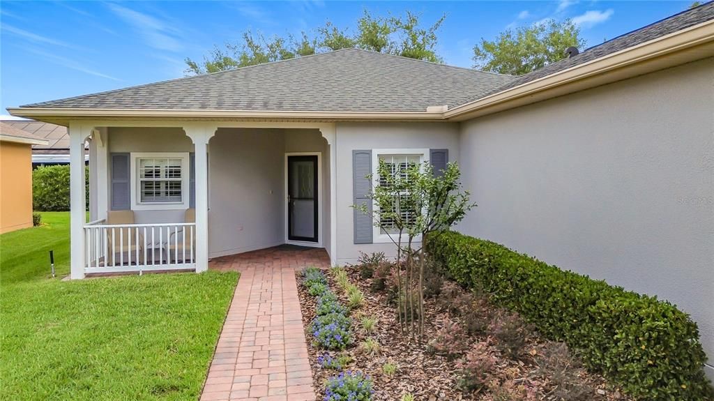 Active With Contract: $270,000 (2 beds, 2 baths, 1467 Square Feet)