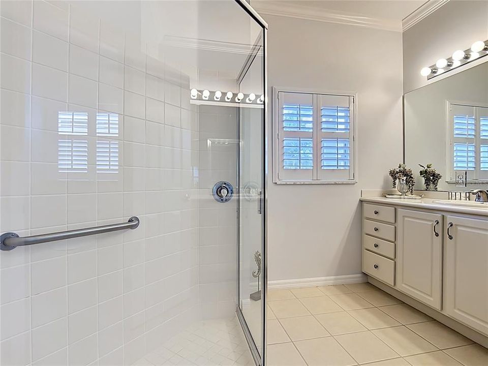 Active With Contract: $270,000 (2 beds, 2 baths, 1467 Square Feet)