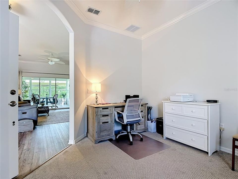 Active With Contract: $270,000 (2 beds, 2 baths, 1467 Square Feet)