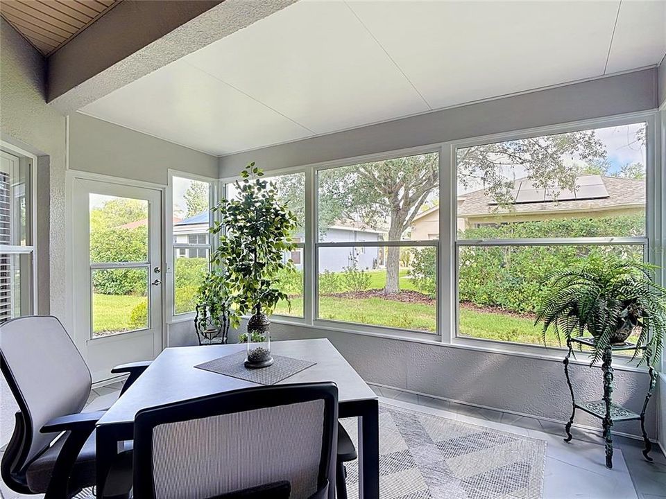 Active With Contract: $270,000 (2 beds, 2 baths, 1467 Square Feet)