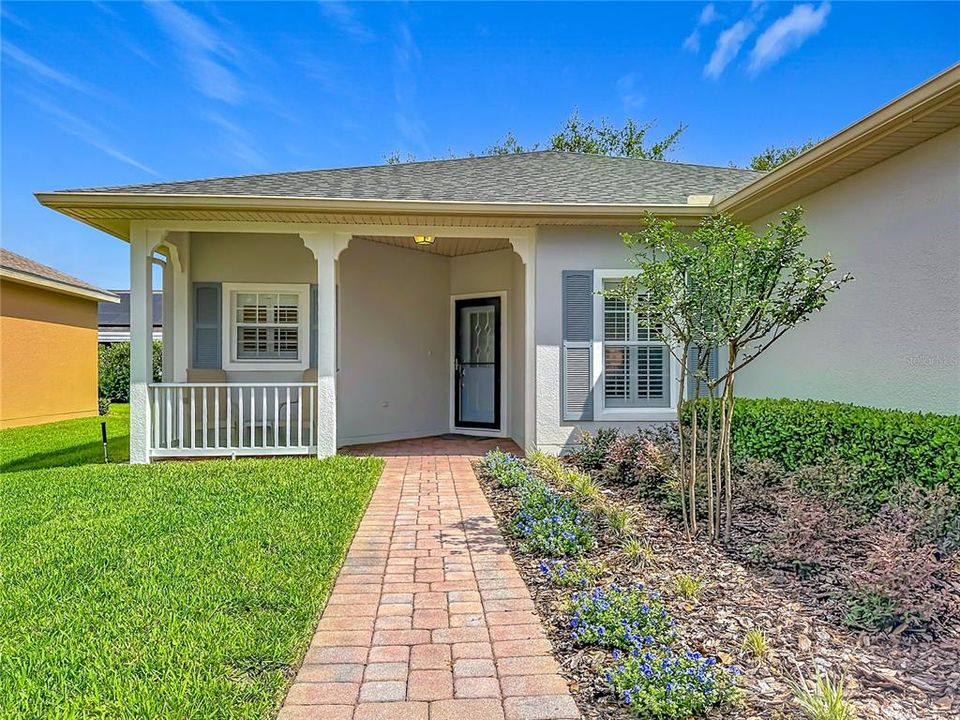 Active With Contract: $270,000 (2 beds, 2 baths, 1467 Square Feet)