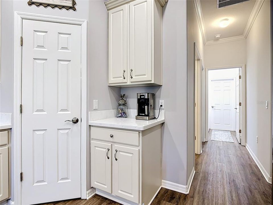 Active With Contract: $270,000 (2 beds, 2 baths, 1467 Square Feet)