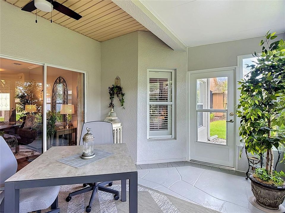 Active With Contract: $270,000 (2 beds, 2 baths, 1467 Square Feet)