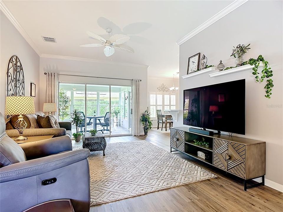 Active With Contract: $270,000 (2 beds, 2 baths, 1467 Square Feet)