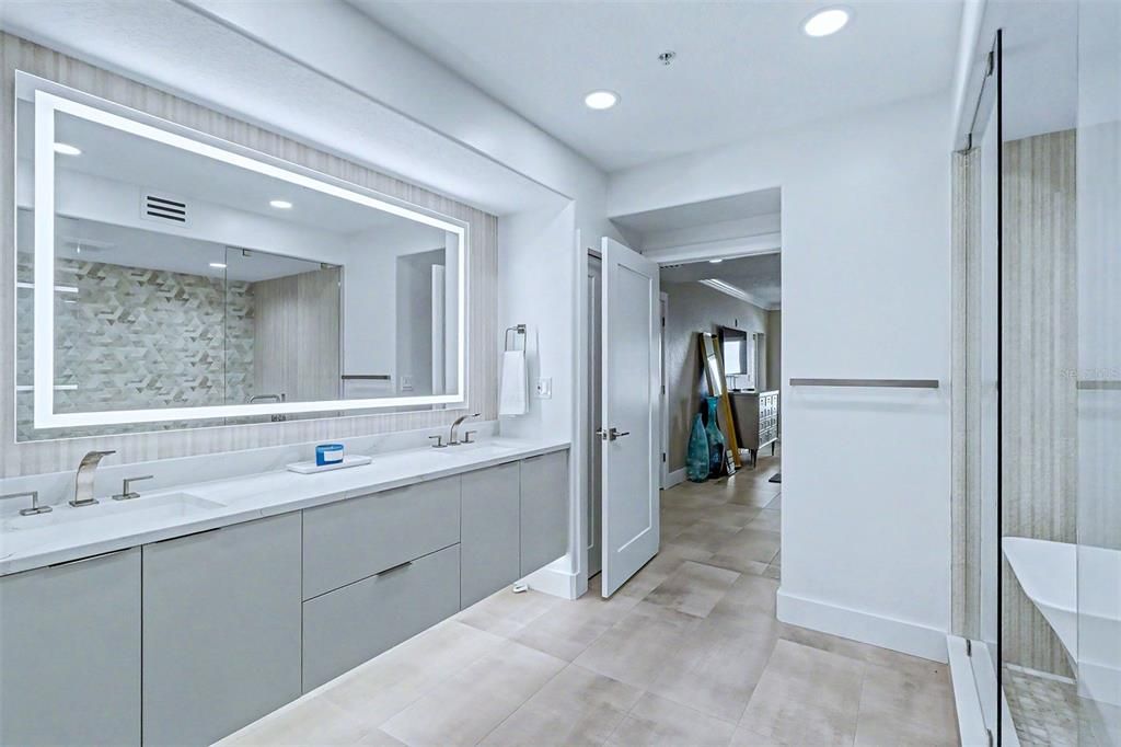 For Sale: $1,900,000 (3 beds, 3 baths, 2370 Square Feet)