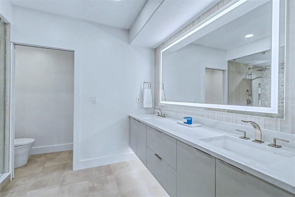 For Sale: $1,900,000 (3 beds, 3 baths, 2370 Square Feet)