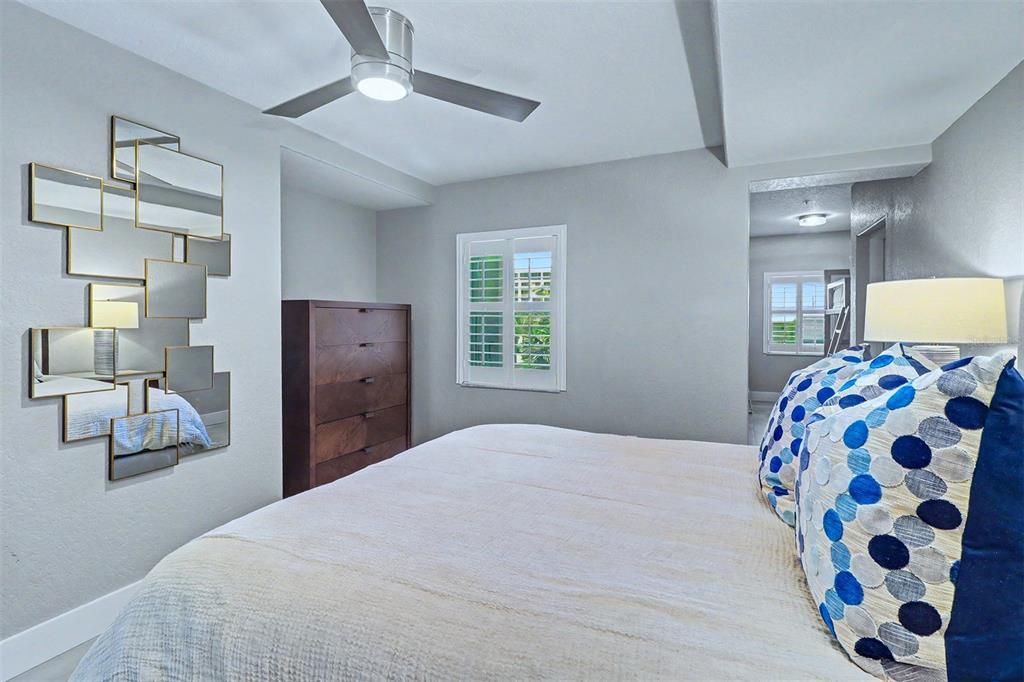 For Sale: $1,900,000 (3 beds, 3 baths, 2370 Square Feet)