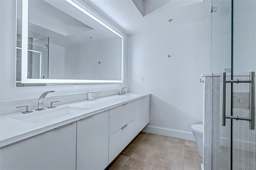 For Sale: $1,900,000 (3 beds, 3 baths, 2370 Square Feet)