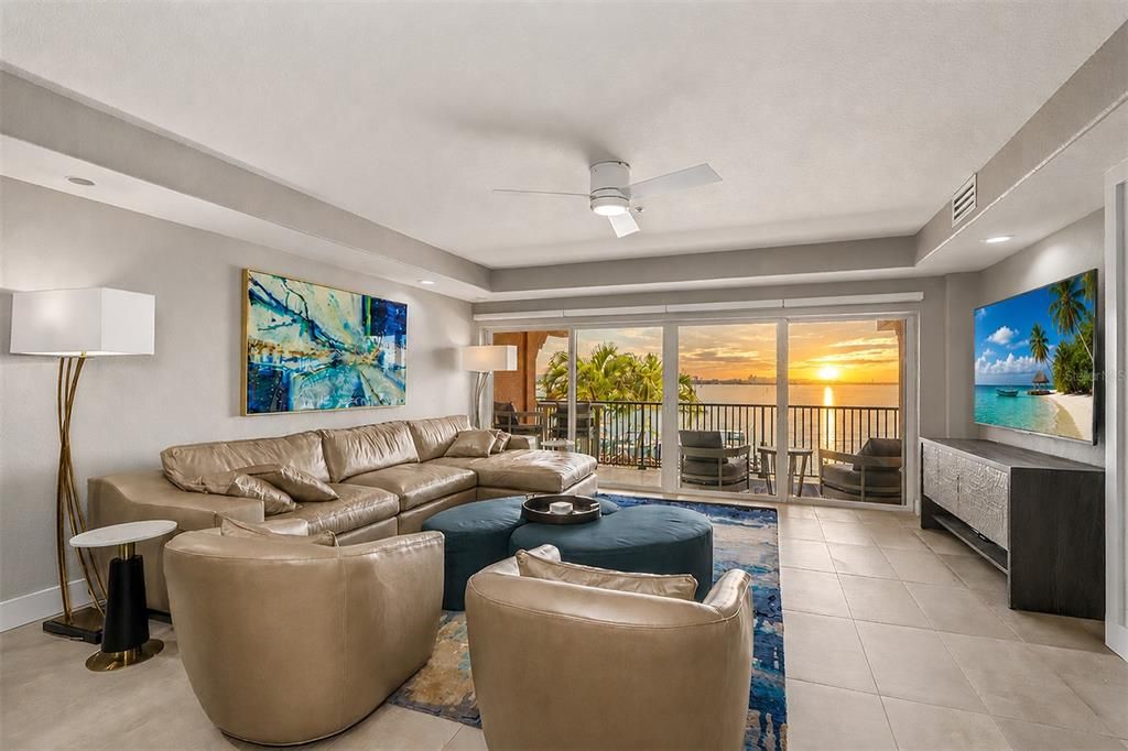 For Sale: $1,900,000 (3 beds, 3 baths, 2370 Square Feet)