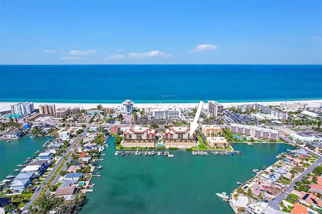 For Sale: $1,900,000 (3 beds, 3 baths, 2370 Square Feet)
