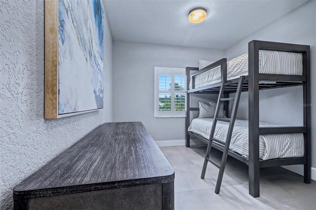 For Sale: $1,900,000 (3 beds, 3 baths, 2370 Square Feet)