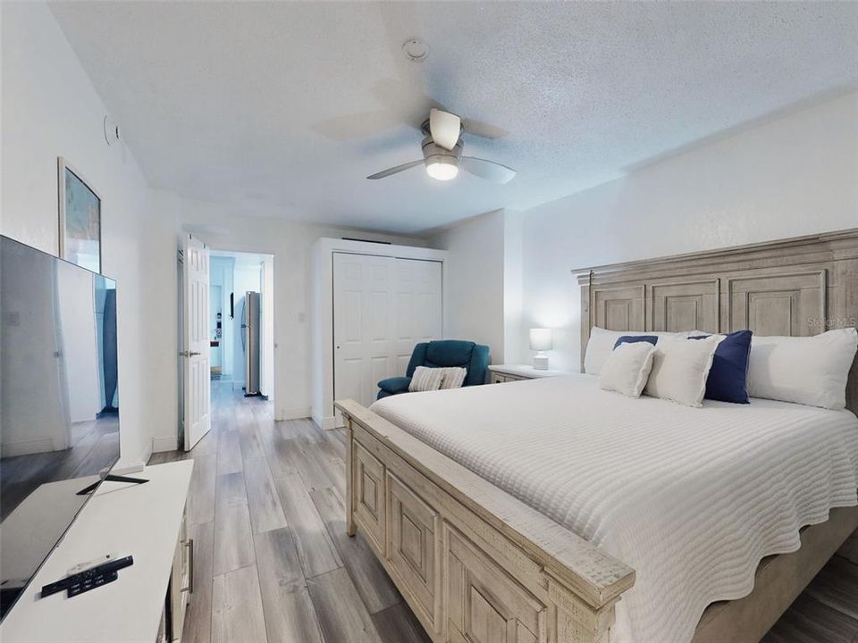 For Sale: $159,000 (2 beds, 1 baths, 733 Square Feet)