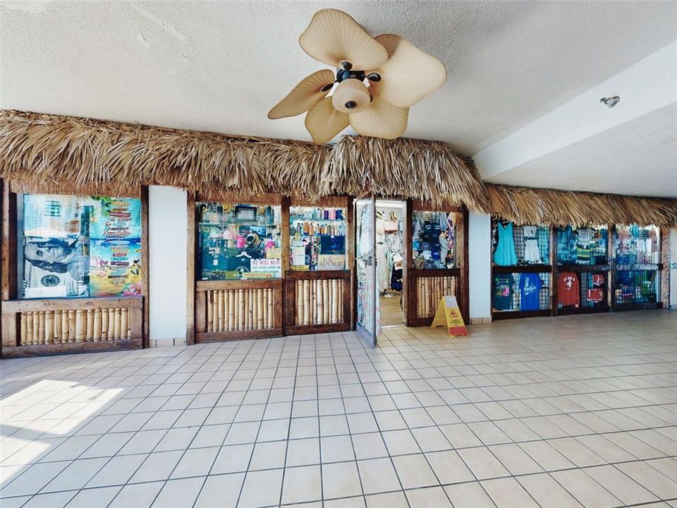 For Sale: $159,000 (2 beds, 1 baths, 733 Square Feet)