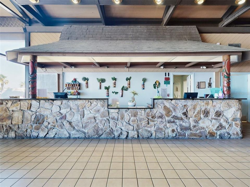 For Sale: $159,000 (2 beds, 1 baths, 733 Square Feet)