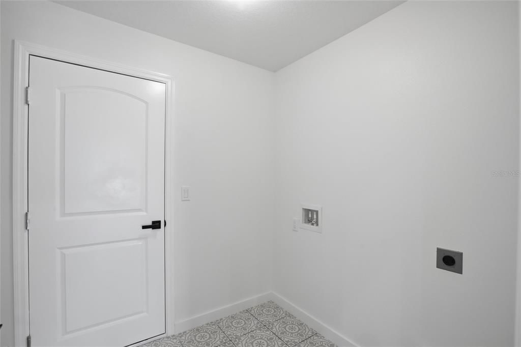 For Sale: $350,000 (4 beds, 2 baths, 1720 Square Feet)