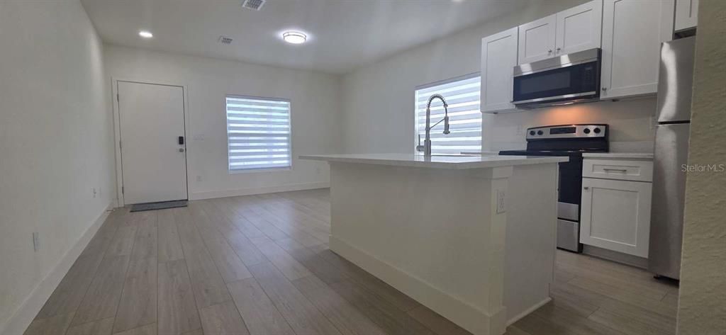 For Rent: $2,195 (3 beds, 2 baths, 1000 Square Feet)