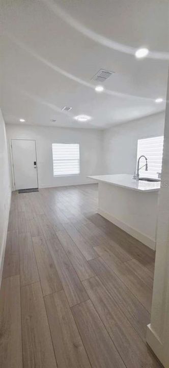 For Rent: $2,195 (3 beds, 2 baths, 1000 Square Feet)